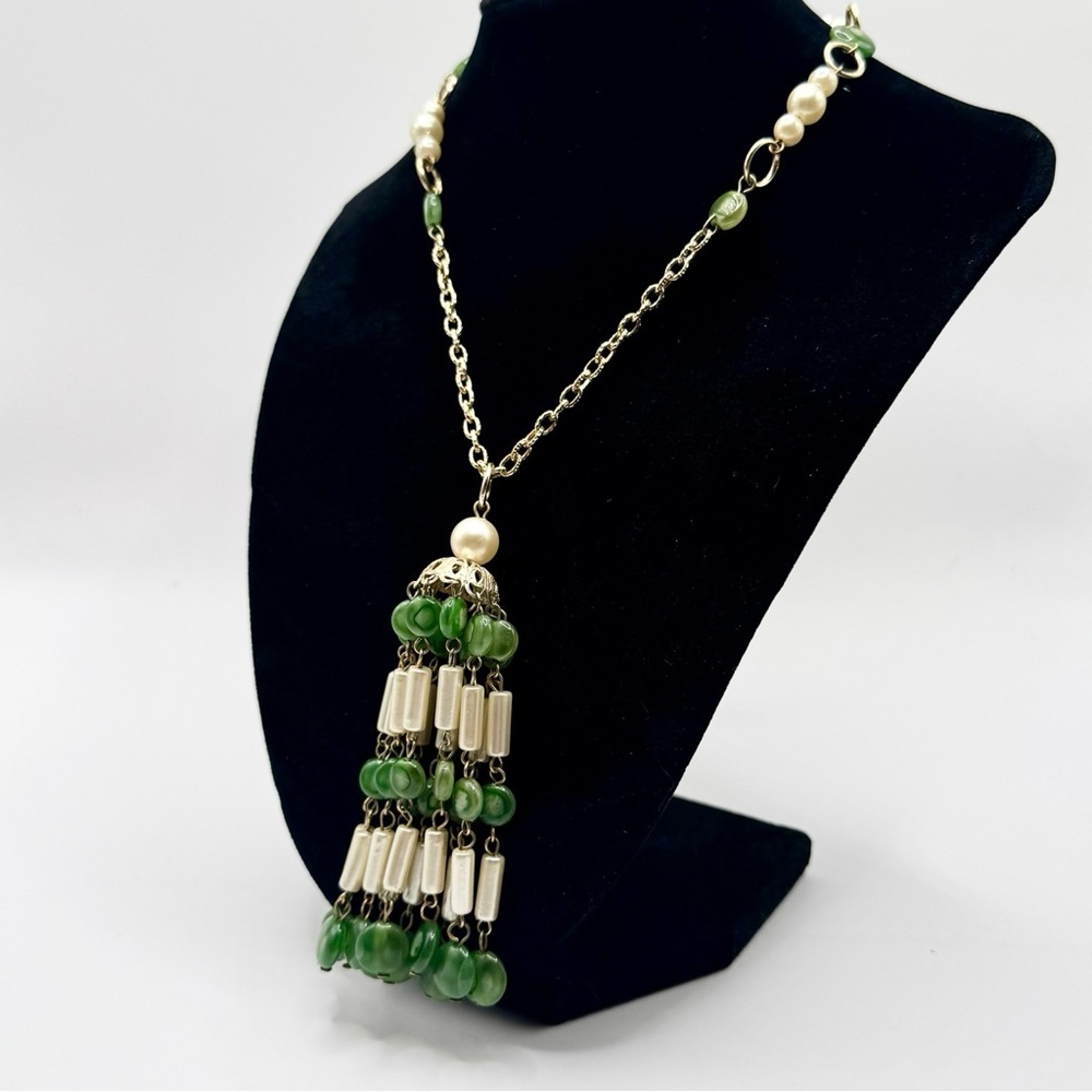 Elegant Vintage Green and Gold Tassel Necklace